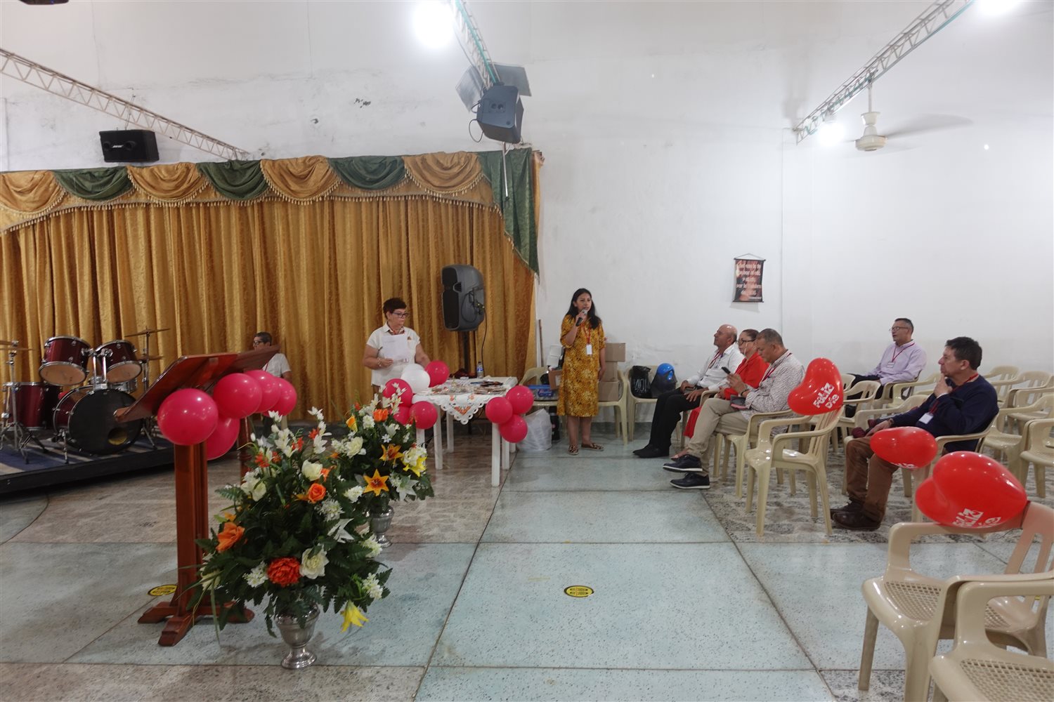 Celebración con globos en Girardot