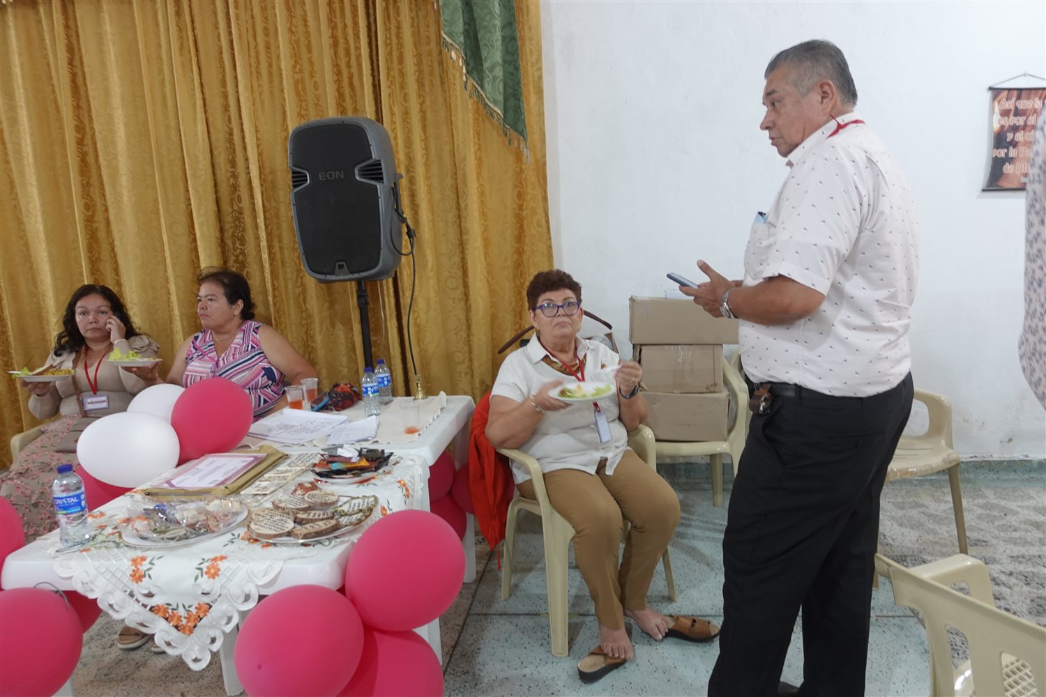 Mesa de celebración familiar en Girardot