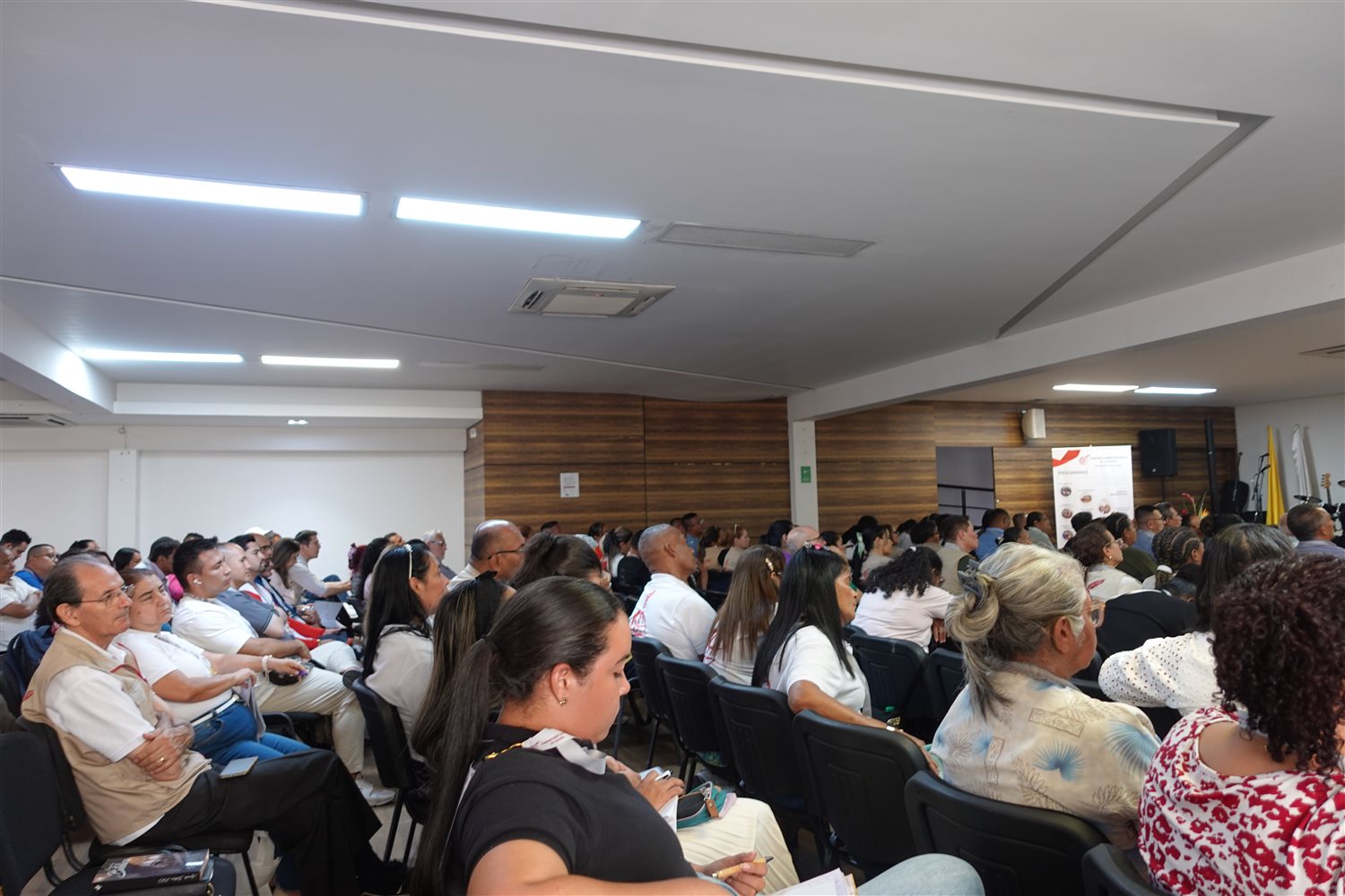Auditorio completo durante la convención