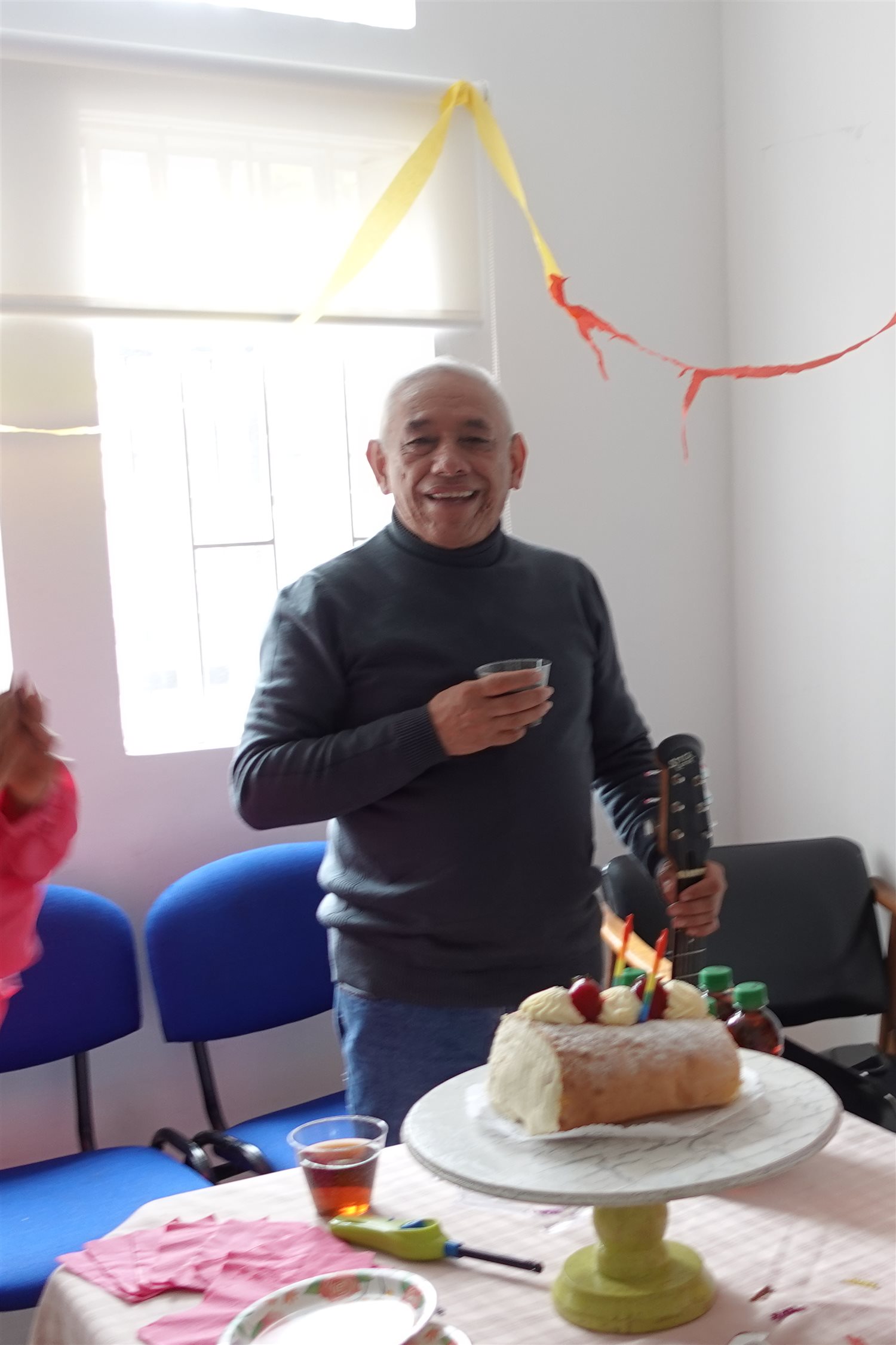Celebración de junta con torta